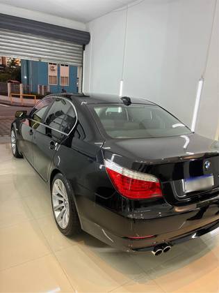 BMW 550i 4.8 SPORT SEDAN V8 32V GASOLINA 4P AUTOMÁTICO BMW 550i 4.8 SPORT SEDAN V8 32V GASOLINA 4P AUTOMÁTICO
